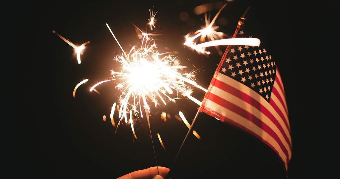USA Flagge und Wunderkerze